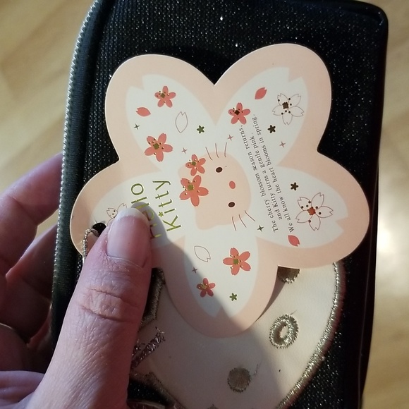 Hello Kitty wallet NWT - Picture 3 of 4